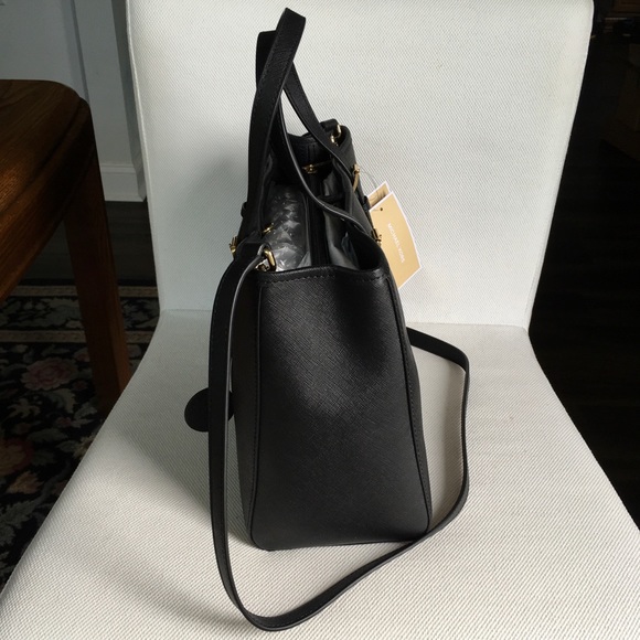 NWT Michael Kors Jet Set Travel Medium Leather EW Tote in Black - Picture 4 of 13